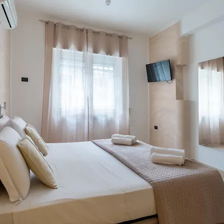 Napoli Fly Guest House 290-2